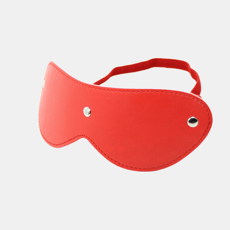 Travieso en rojo